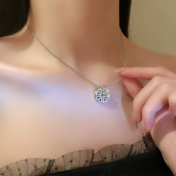 Magnetic Silver Flower Pendent - قلادة زهرة فضية مغناطيسية